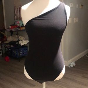 One-shoulder black bodysuit